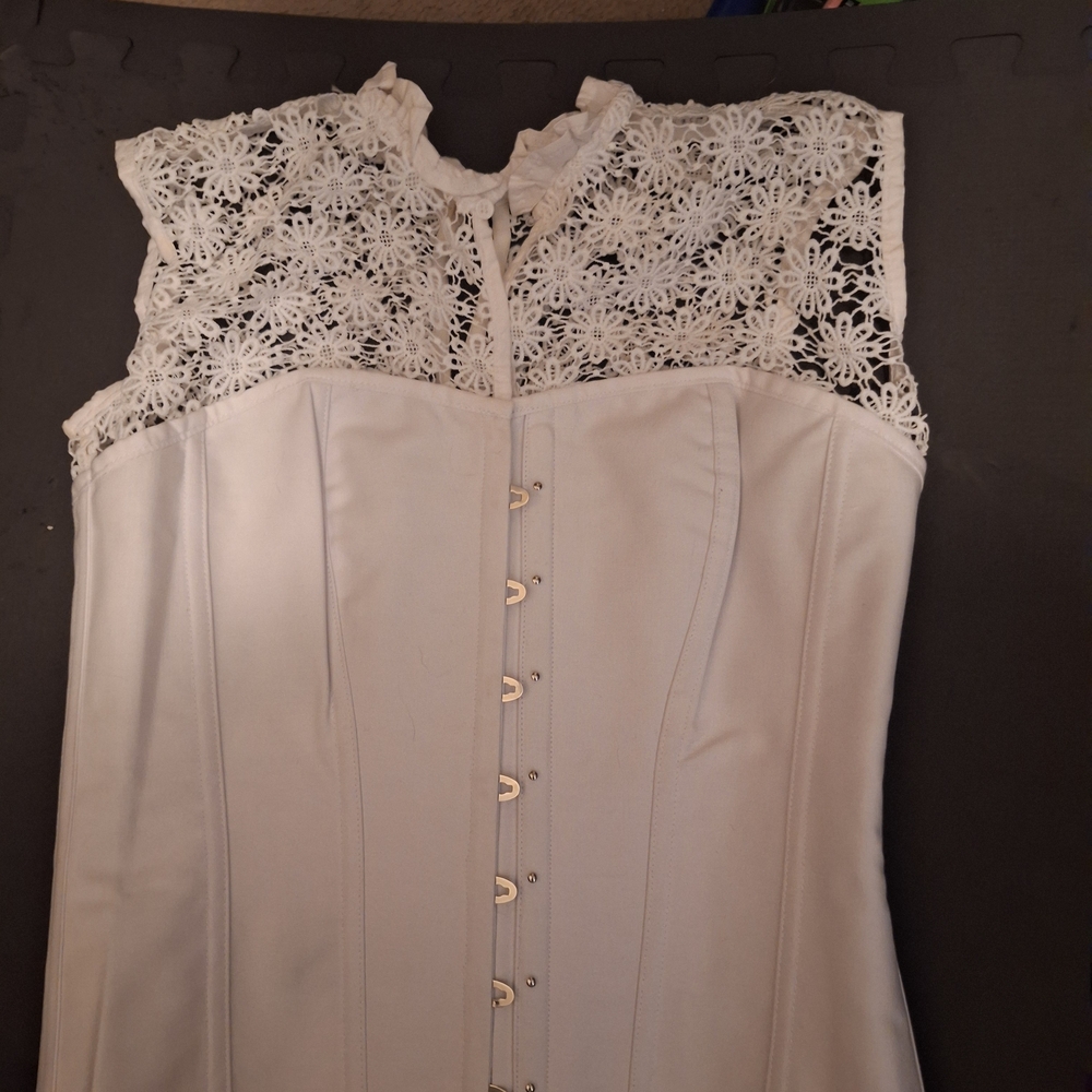 Elegant White Lace Corset